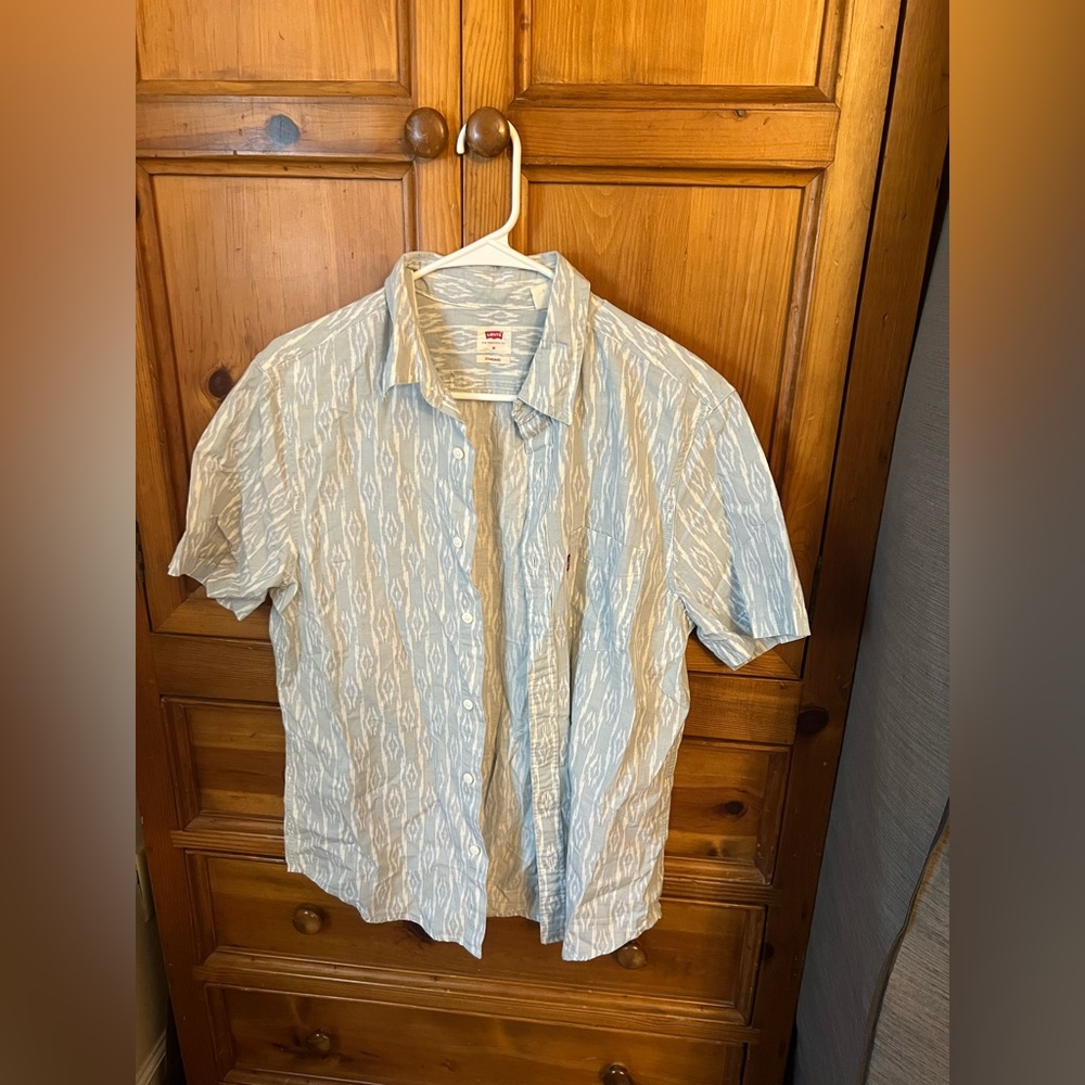 Levi’s Button Down Short Sleeve